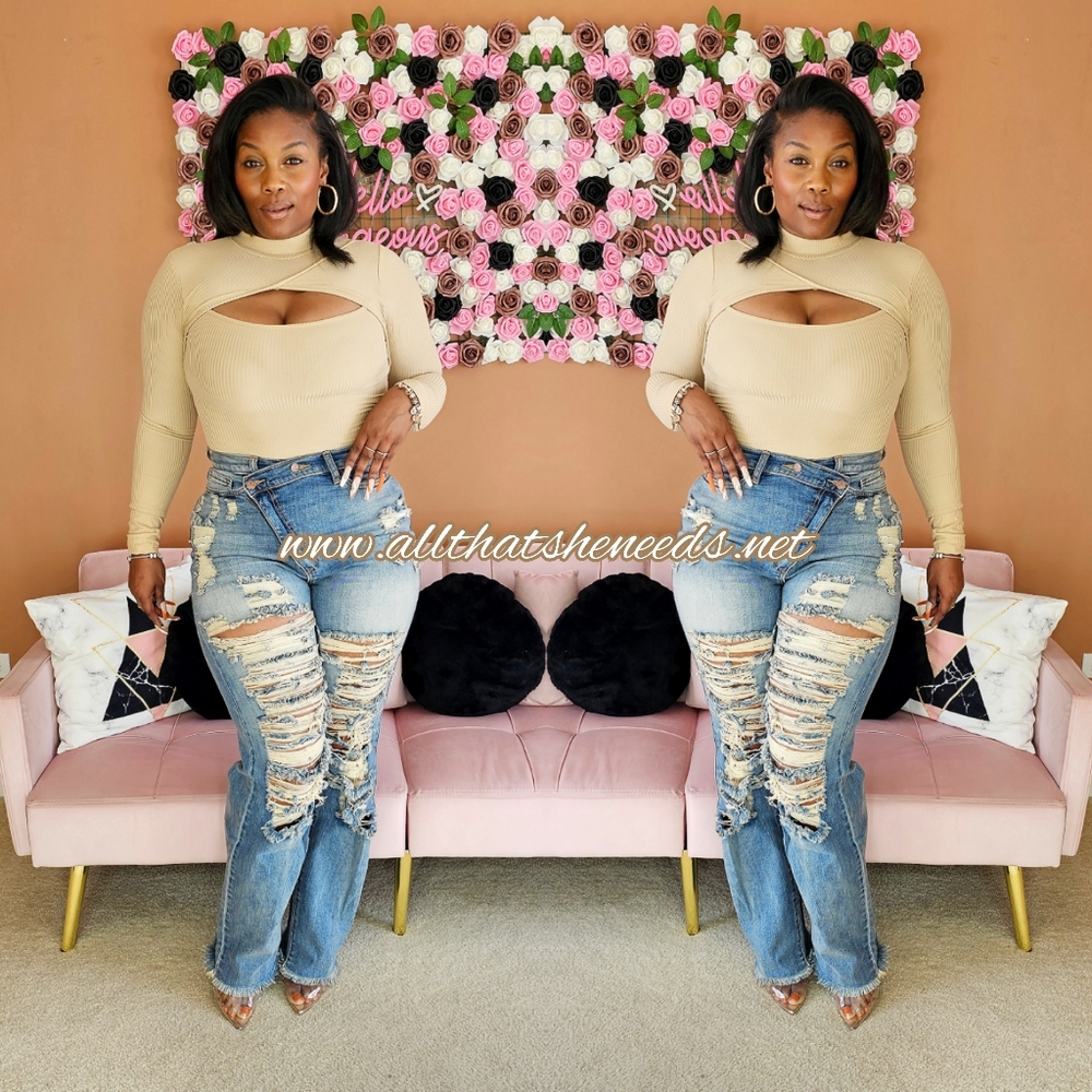 Cross Paths Distressed Jeans